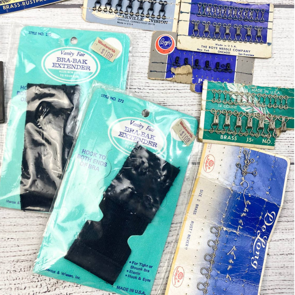 Vintage Sewing Lot Hook Eyelet Snap Guards Straps and Misc. Sewing Accessories - Picture 5 of 10